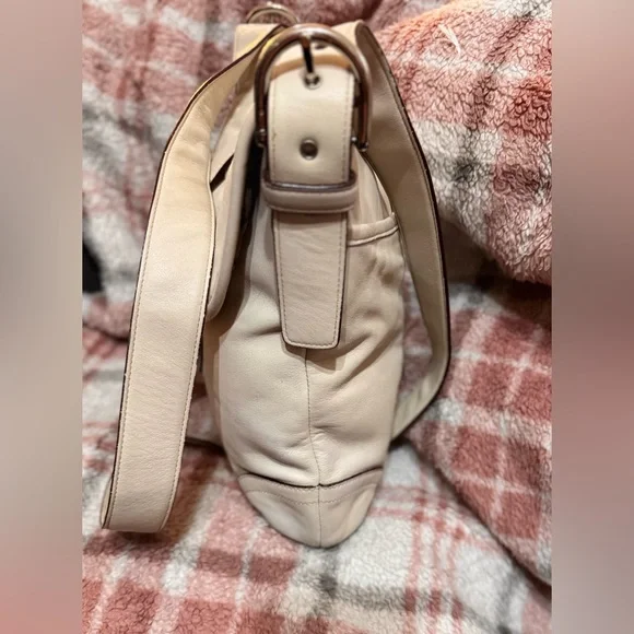 Coach 9480 Vintage Soho Flap Cowhide Crossbody (Cream) - GUC - Picture 8 of 11